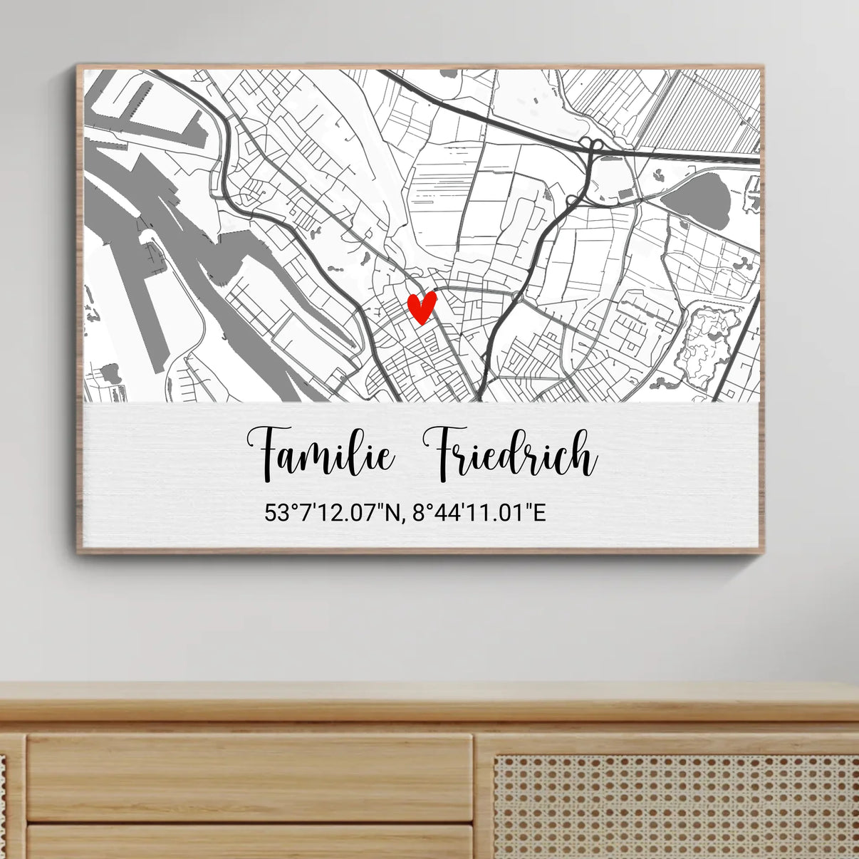Elegantes Poster mit gezeichnetem Stadtplan, Herz-Highlight und Text