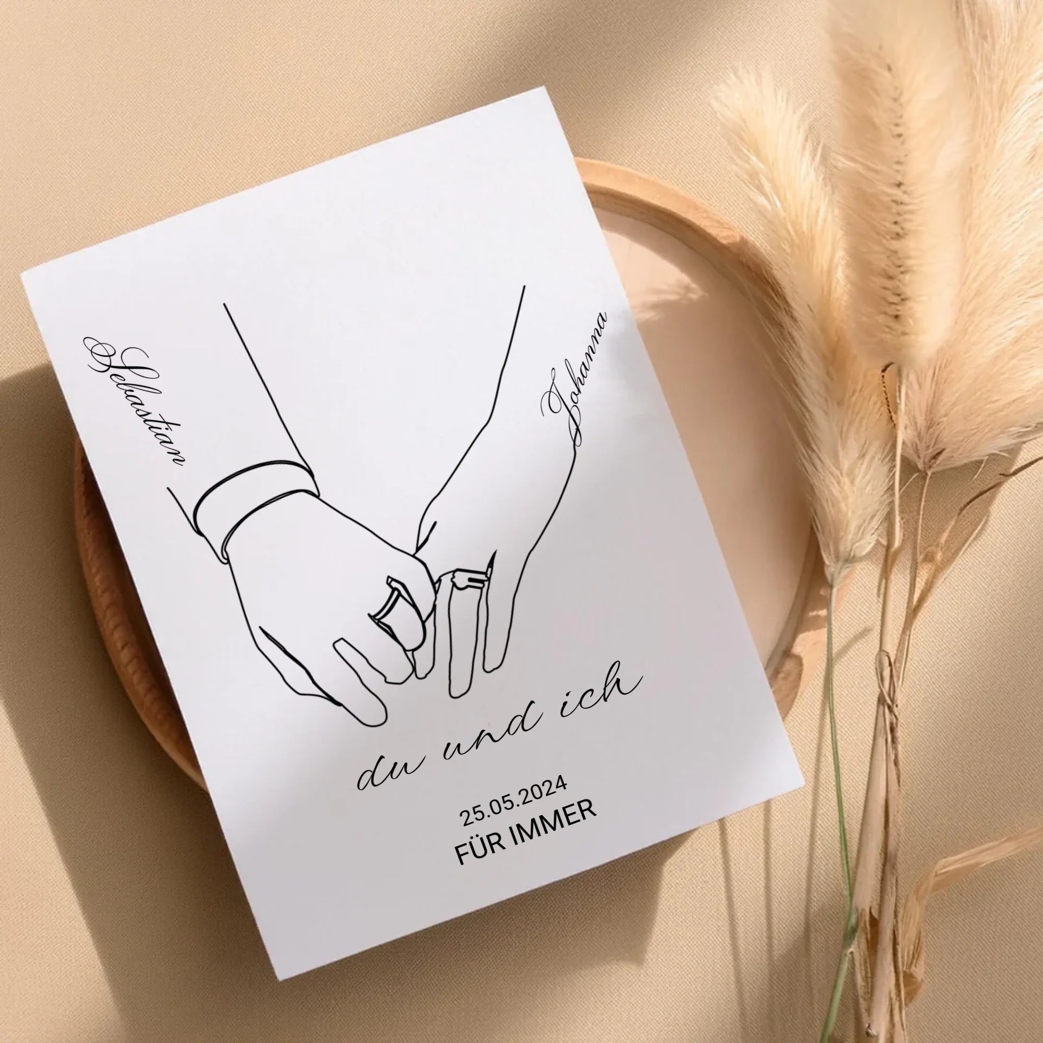 Detailaufnahme der ringumspielten Finger im Wandbild