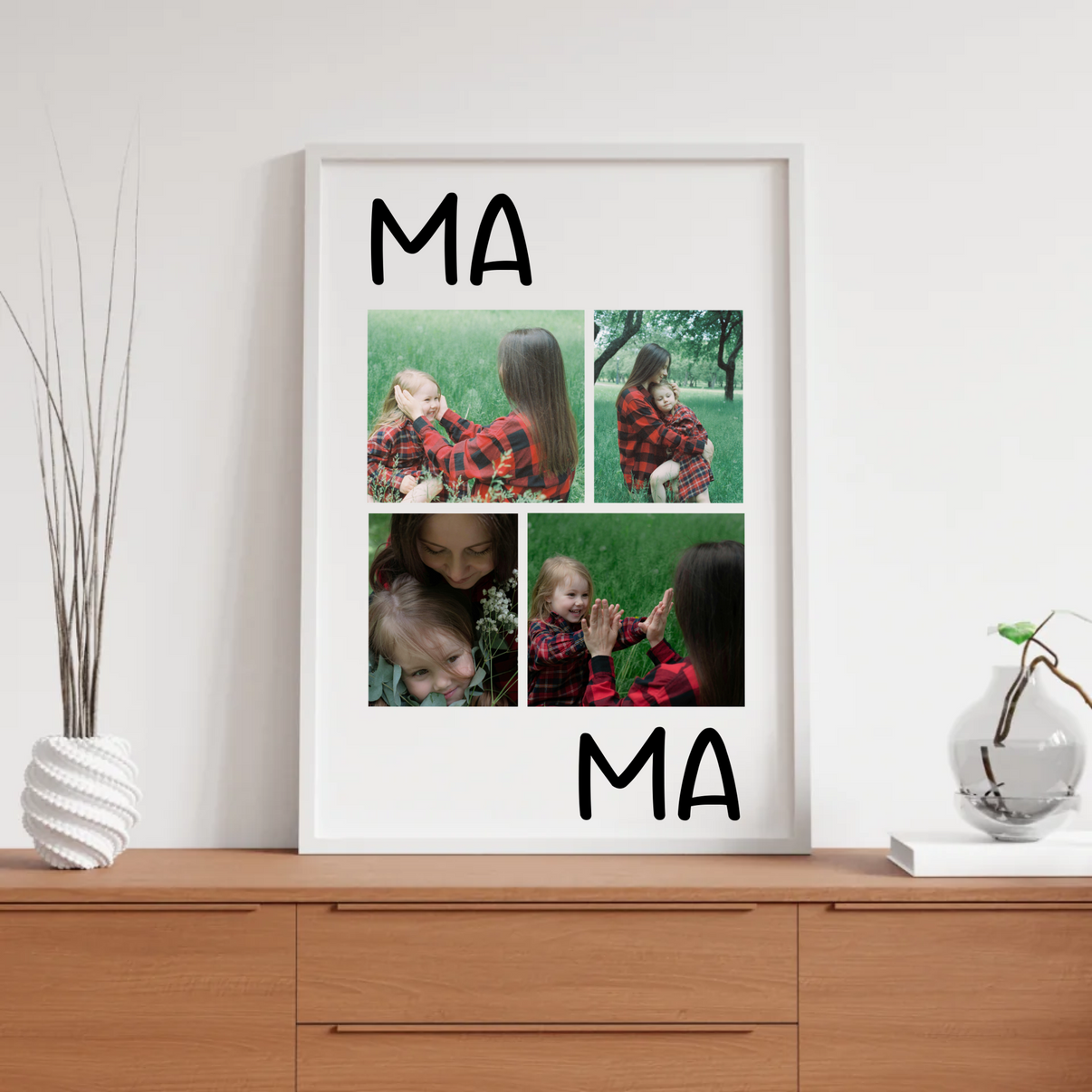 Personalisiertes Collage-Poster 'Mama' mit vier Familienfotos