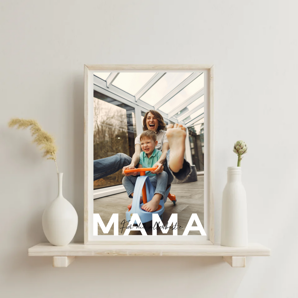 Stilvolles Wandbild mit großem MAMA Schriftzug von Geschenkfabrik24