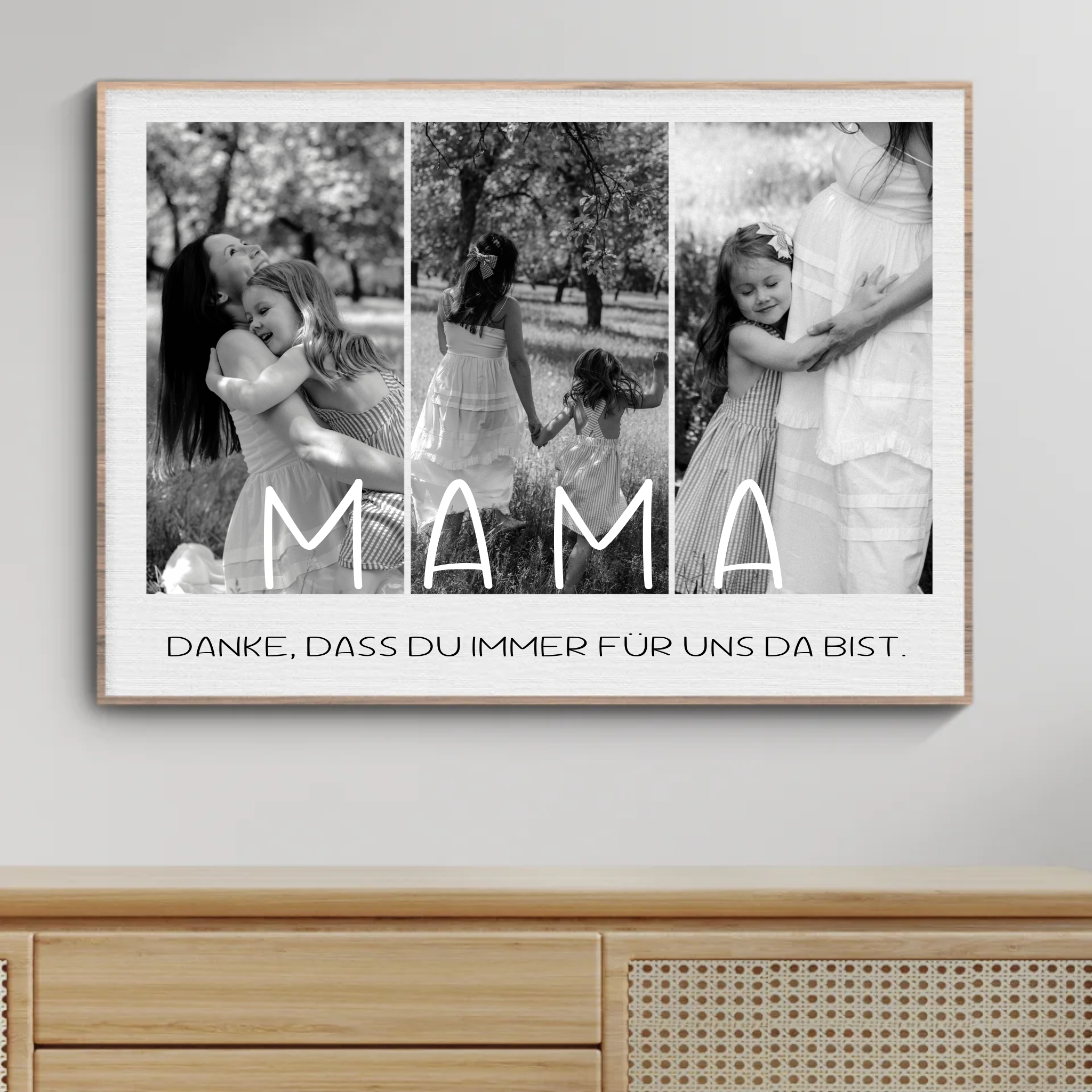 Fotocollagen-Poster mit drei Schwarz-Weiß-Fotos von Mutter und Kind